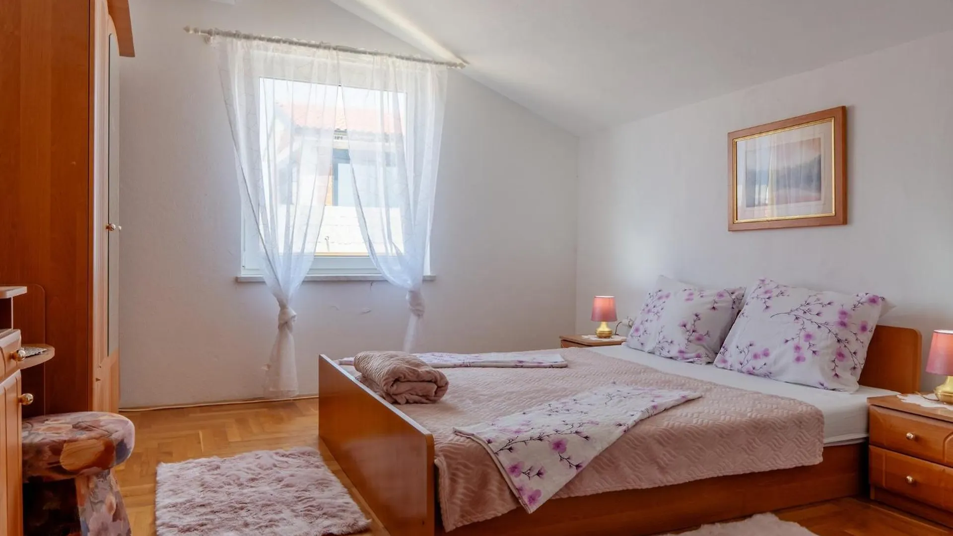 Apartments By The Sea Vir - 23426